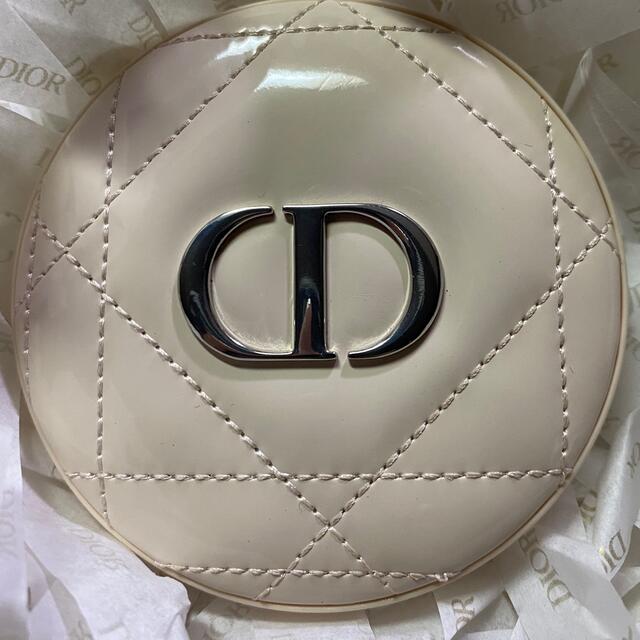 Dior スキン フォーエバークチュール ルミナイザー