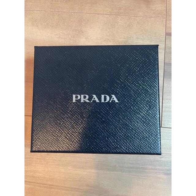 PRADA(プラダ)のゆーな様専用★再値下げ！【美品】PRADA二つ折り財布 レディースのファッション小物(財布)の商品写真