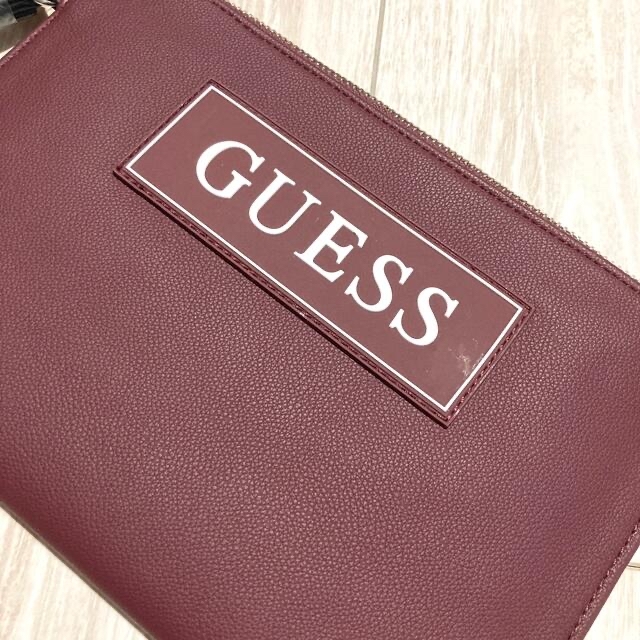 GUESS(ゲス)のguess ゲス★新品 クラッチバッグ ポーチ バッグ レディースのバッグ(クラッチバッグ)の商品写真