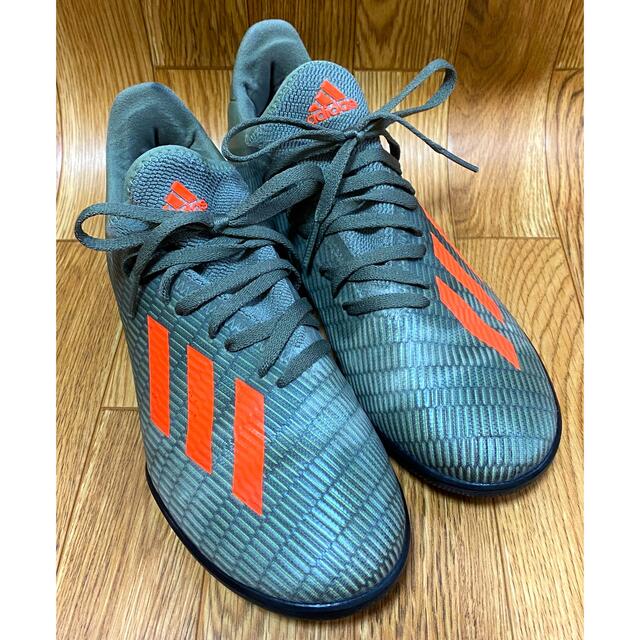 adidas(アディダス)のアディダス エックス19.3TFJジュニアサッカートレシュー23.5cm 緑×橙 スポーツ/アウトドアのサッカー/フットサル(シューズ)の商品写真