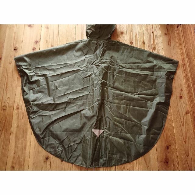 OUTDOOR PRODUCTS(アウトドアプロダクツ)のOUTDOOR アウトドア キッズレインポンチョ 140 カーキ レインコート キッズ/ベビー/マタニティのこども用ファッション小物(レインコート)の商品写真