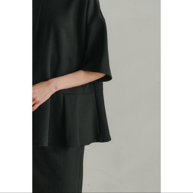 メーカー直売 - 人気ランキング LOOSE CARDBOARD MANOF マノフ - CLANE TOPS あらん by 黒の通販 カットソー(半袖/袖なし)
