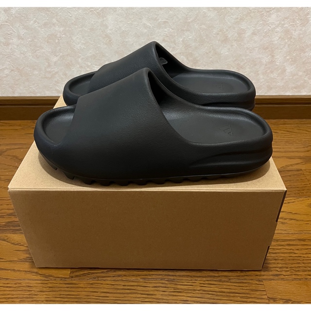 adidas(アディダス)のadidas YEEZY Slide Onyx イージー スライド  オニキス メンズの靴/シューズ(サンダル)の商品写真