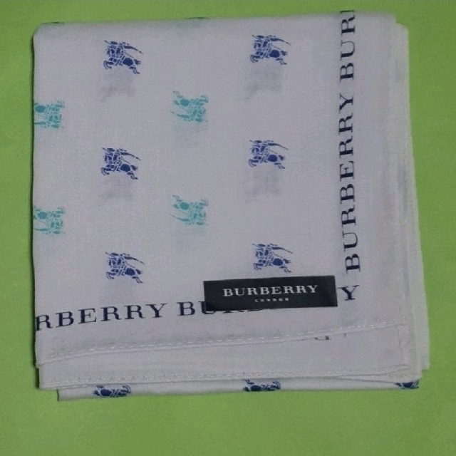 バーバリー BURBERRY ハンカチ ホースマーク総柄 新品 未使用シール付き レディースのファッション小物(ハンカチ)の商品写真