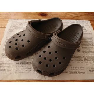 クロックス(crocs)のcrocs クロックス クラシック ケイマン 5-7 22～23センチ サンダル(サンダル)