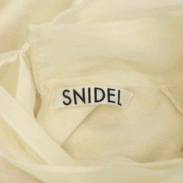 SNIDEL(スナイデル)のスナイデル ボウタイニットプルオーバー カットソー ノースリーブ 白 レディースのトップス(カットソー(半袖/袖なし))の商品写真