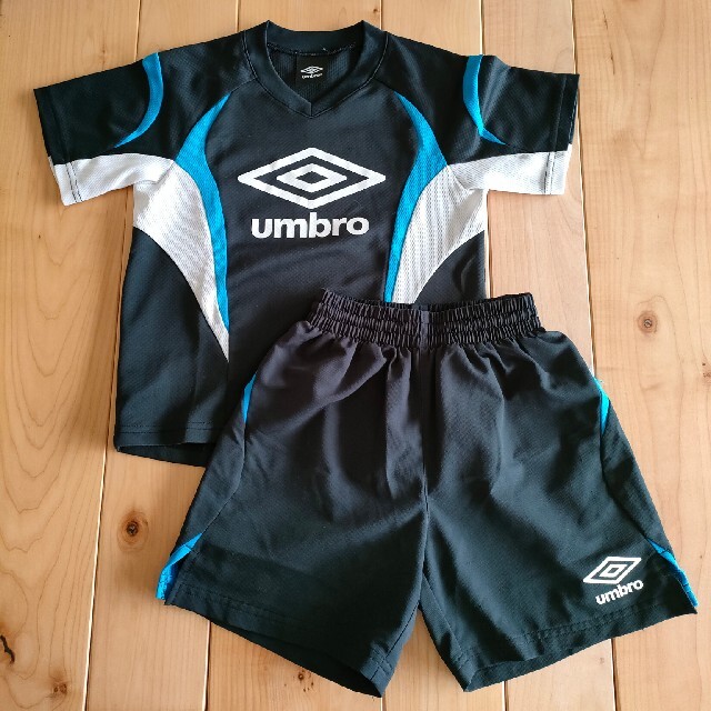 UMBRO(アンブロ)のumbro 120cm 上下セット スポーツ/アウトドアのサッカー/フットサル(ウェア)の商品写真