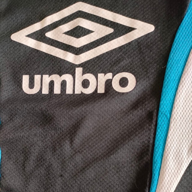 UMBRO(アンブロ)のumbro 120cm 上下セット スポーツ/アウトドアのサッカー/フットサル(ウェア)の商品写真