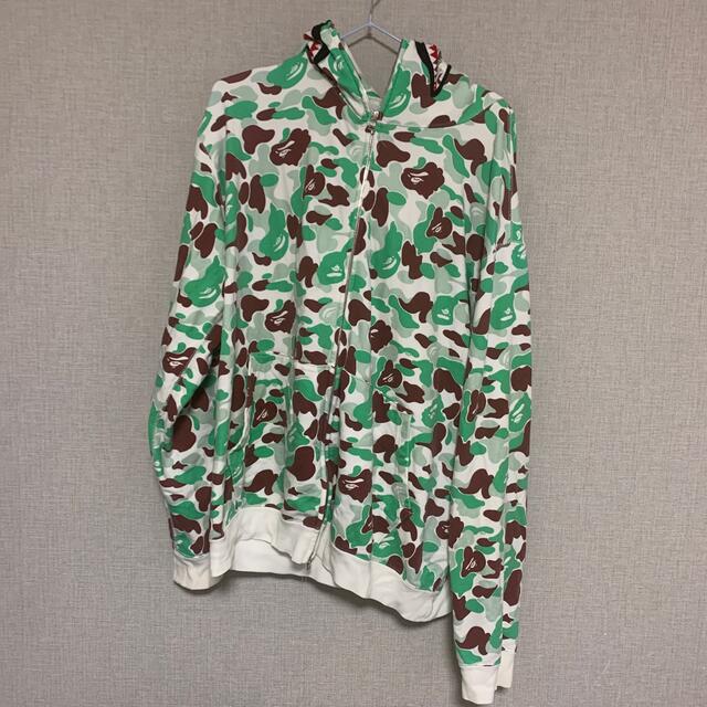 A BATHING APE(アベイシングエイプ)のA BATHING APE BAPESTORE 仙台店舗限定カラー サル迷彩 メンズのトップス(パーカー)の商品写真