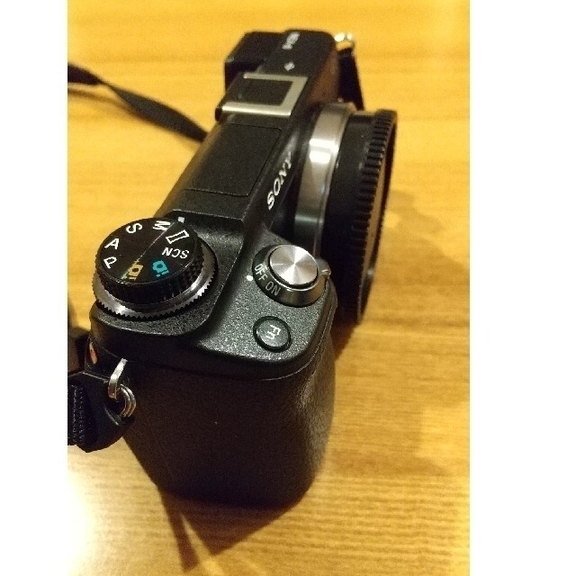 SONY(ソニー)のSony NEX-6 ボディ (出品、今週末まで) スマホ/家電/カメラのカメラ(ミラーレス一眼)の商品写真