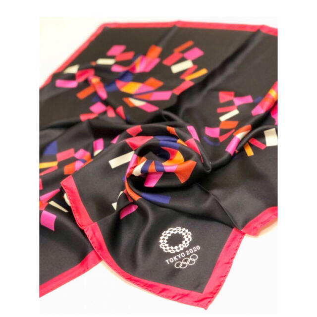 東京2020オリンピックエンブレム大判シルクスカーフ レディースのファッション小物(バンダナ/スカーフ)の商品写真