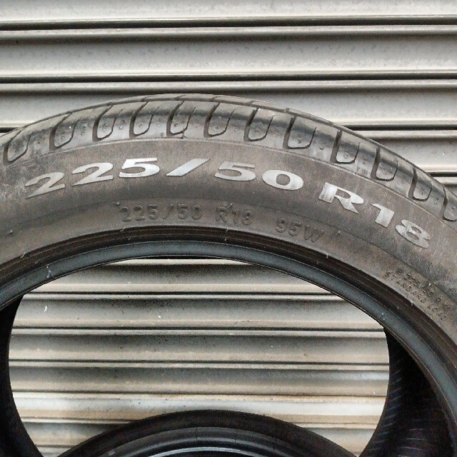 225/50R18 ﾋﾟﾚﾘ CINTUPATO P7 ほぼ新品 2本 自動車/バイクの自動車(タイヤ)の商品写真