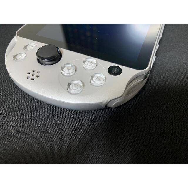 PSVita PCH-2000 シルバー ACアダプターセット 16GBメモリ付 3