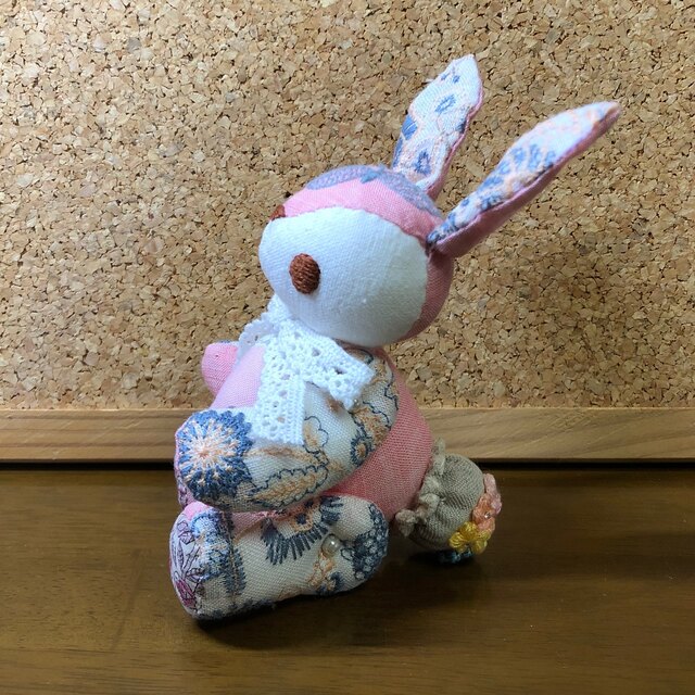 mina perhonen(ミナペルホネン)のハンドメイド ミナペルホネン生地使用 うさぎちゃん ハンドメイドのぬいぐるみ/人形(ぬいぐるみ)の商品写真