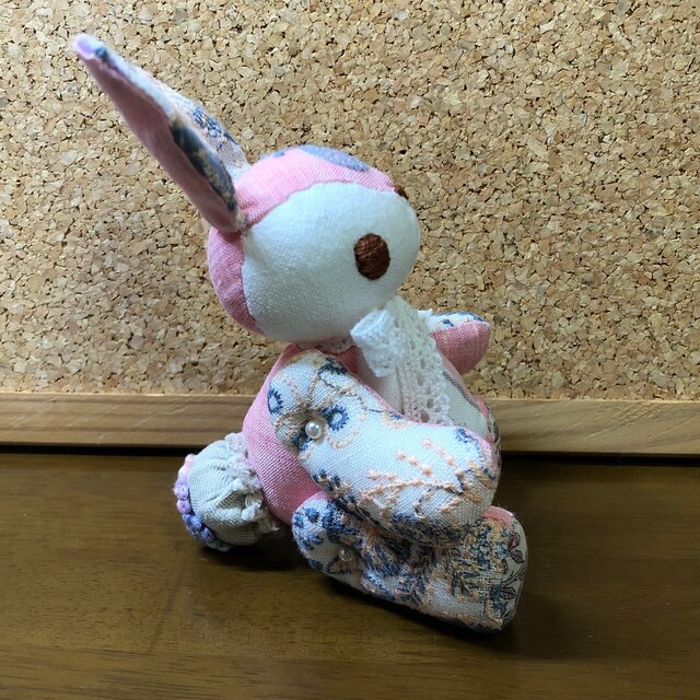 mina perhonen(ミナペルホネン)のハンドメイド ミナペルホネン生地使用 うさぎちゃん ハンドメイドのぬいぐるみ/人形(ぬいぐるみ)の商品写真