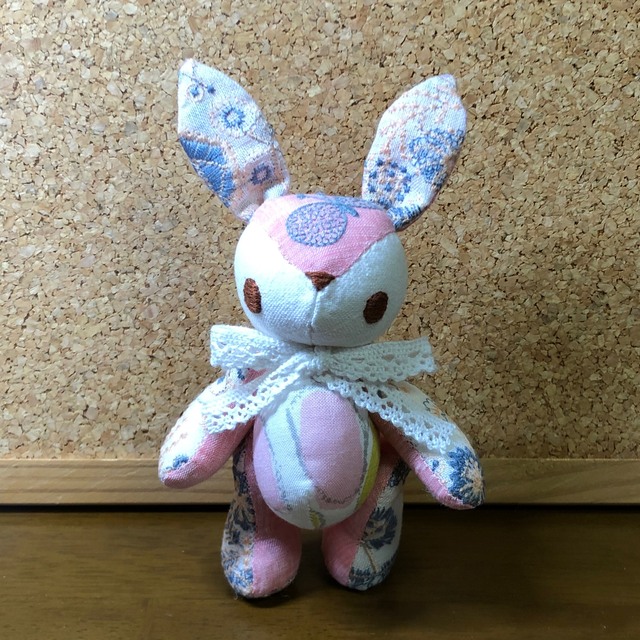 mina perhonen(ミナペルホネン)のハンドメイド ミナペルホネン生地使用 うさぎちゃん ハンドメイドのぬいぐるみ/人形(ぬいぐるみ)の商品写真