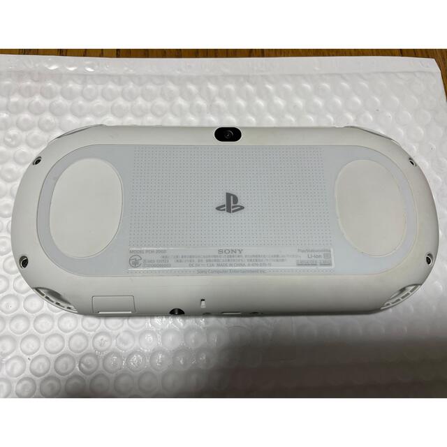 PlayStation Vita(プレイステーションヴィータ)の専用　PlayStation Vita PCH-2000 カラー白 エンタメ/ホビーのゲームソフト/ゲーム機本体(その他)の商品写真