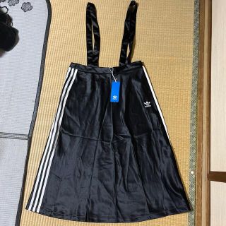 アディダス(adidas)のadidas サロペットスカート(ひざ丈スカート)