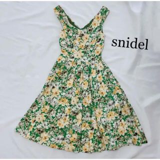 スナイデル(SNIDEL)のsnidelスナイデル★ノースリーブ　花柄フレアワンピース　グリーン　サイズ0(ひざ丈ワンピース)