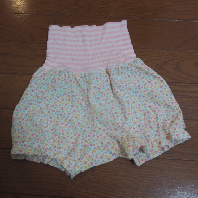 花柄パジャマ　90 キッズ/ベビー/マタニティのキッズ服女の子用(90cm~)(パジャマ)の商品写真