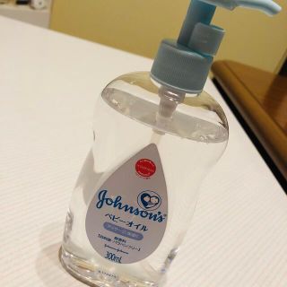 ジョンソン(Johnson's)のベビーオイル　ジョンソン(ボディオイル)