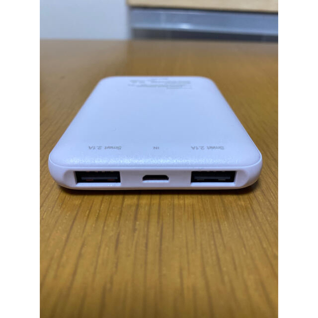 3COINS(スリーコインズ)の【10個セット】モバイルバッテリー5000mAh USB2個口 スマホ/家電/カメラのスマートフォン/携帯電話(バッテリー/充電器)の商品写真