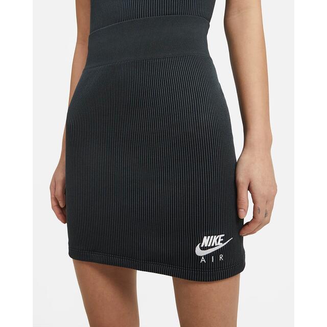 NIKE(ナイキ)の【新品】NIKE W NSW AIR SKIRT RIB   レディースのスカート(ミニスカート)の商品写真