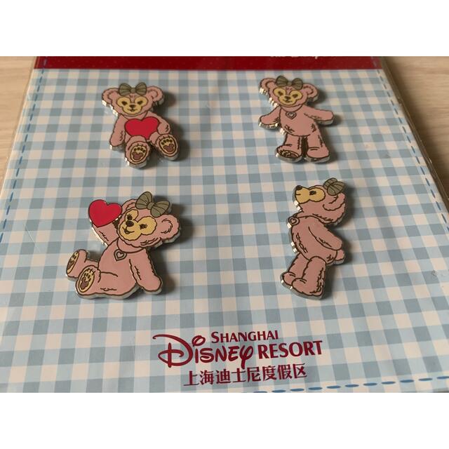 Disney(ディズニー)の上海ディズニーランド　シェリーメイ　ピンバッジ4点セット エンタメ/ホビーのおもちゃ/ぬいぐるみ(キャラクターグッズ)の商品写真