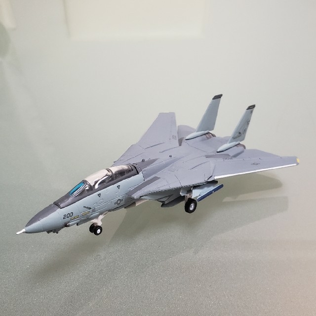 F14トムキャット／戦闘機 エンタメ/ホビーのおもちゃ/ぬいぐるみ(模型/プラモデル)の商品写真