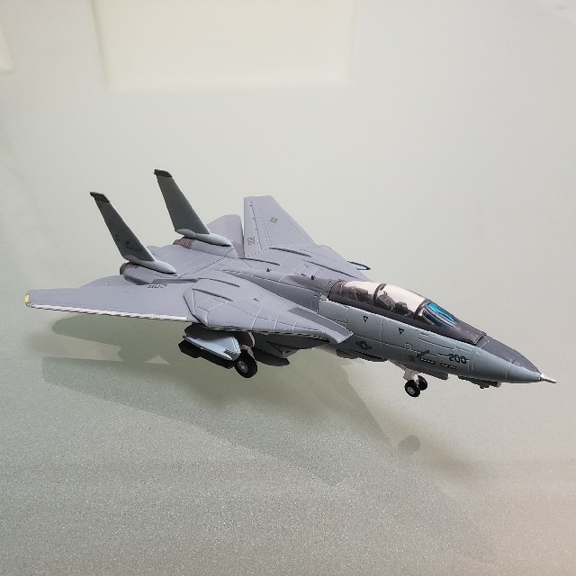 F14トムキャット／戦闘機 エンタメ/ホビーのおもちゃ/ぬいぐるみ(模型/プラモデル)の商品写真