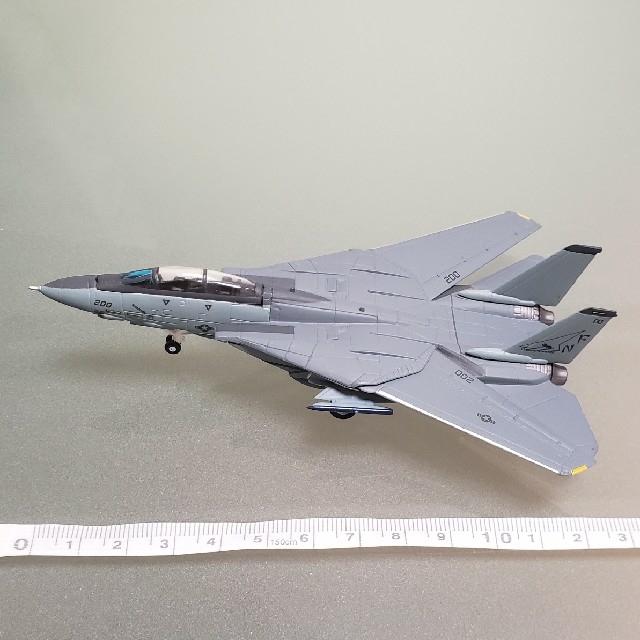 F14トムキャット／戦闘機 エンタメ/ホビーのおもちゃ/ぬいぐるみ(模型/プラモデル)の商品写真