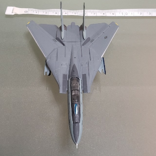 F14トムキャット／戦闘機 エンタメ/ホビーのおもちゃ/ぬいぐるみ(模型/プラモデル)の商品写真