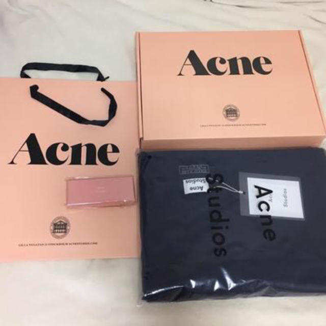 Acne Studios 大判マフラーストール