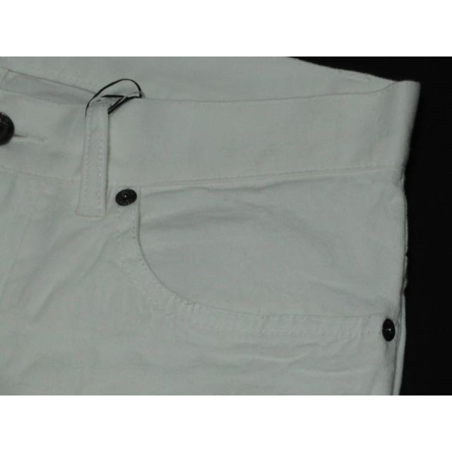 EPOCA(エポカ)のEPOCA エポカウォモ 高級デザインハーフパンツ Mサイズ  白 46 メンズのパンツ(ショートパンツ)の商品写真
