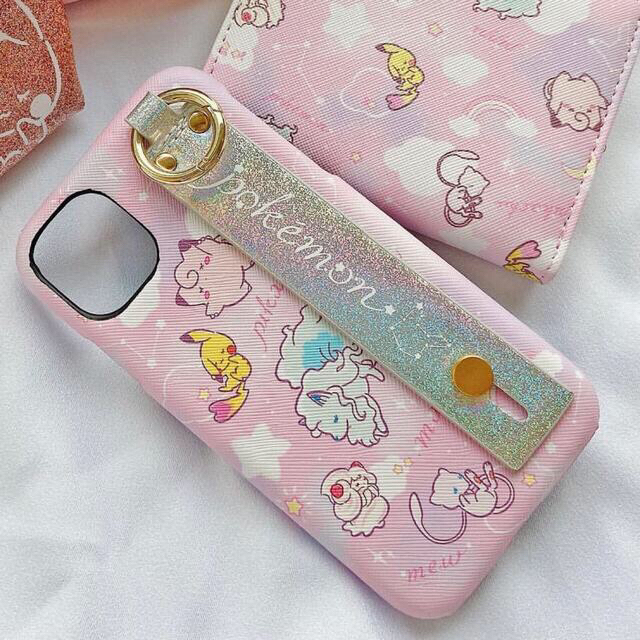 ITS'DEMO(イッツデモ)の☆★ポケモン★☆ ベルト付きiPhoneケース イッツデモ ピカチュウ スマホ/家電/カメラのスマホアクセサリー(iPhoneケース)の商品写真