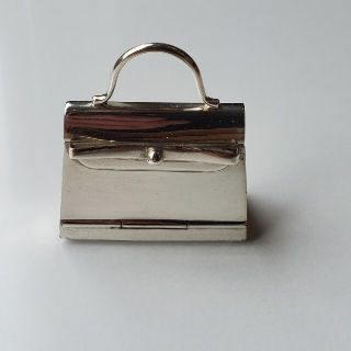 エルメス(Hermes)のHERMES ケリー モチーフ ネックレストップ ペンダントトップ ピルケース(チャーム)