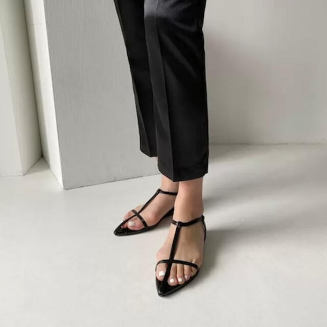 Jil Sander(ジルサンダー)のインポートTストラップフラットサンダル  レディースの靴/シューズ(サンダル)の商品写真