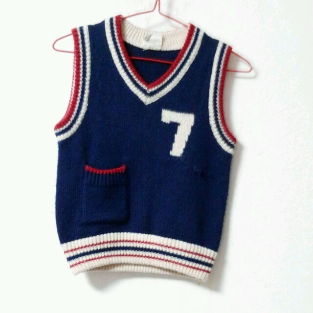 F.O.KIDS(エフオーキッズ)のF.O KIDS 紺色スクール風ニットベスト95 キッズ/ベビー/マタニティのキッズ服男の子用(90cm~)(ニット)の商品写真