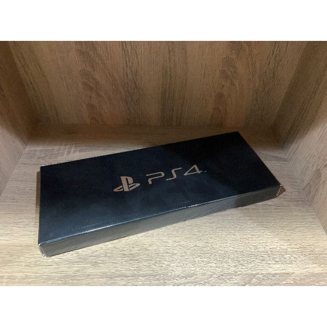 PlayStation4(プレイステーション4)のPS4 CUH-1200A 初音ミク ベイカバー付き エンタメ/ホビーのゲームソフト/ゲーム機本体(家庭用ゲーム機本体)の商品写真