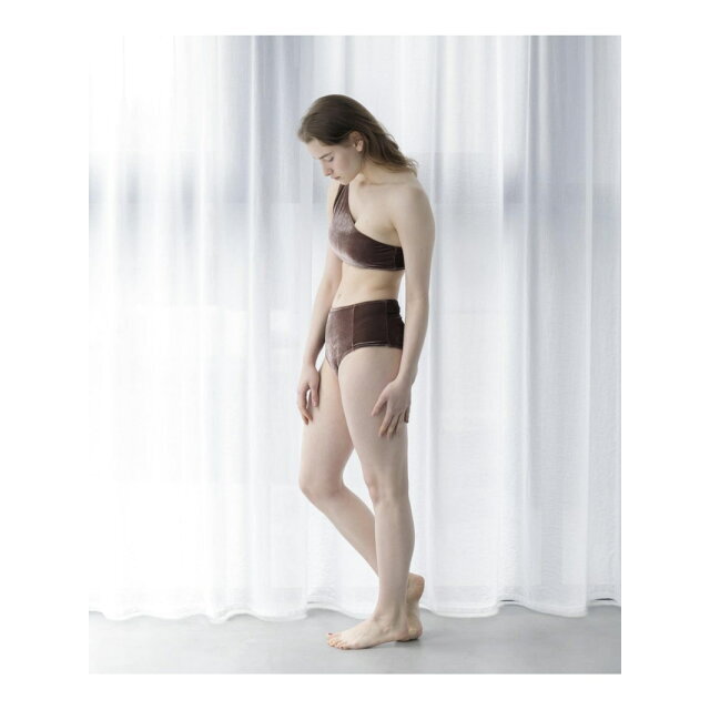 URBAN RESEARCH(アーバンリサーチ)の【BROWN】【M】Swim URBAN RESEARCH スイム ベロアワンショルダーブラ レディースの水着/浴衣(水着)の商品写真