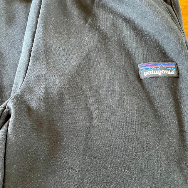 patagonia(パタゴニア)のパタゴニア P-6 Label Uprisal Sweatpants L BLK メンズのパンツ(その他)の商品写真