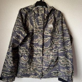 ザノースフェイス(THE NORTH FACE)のTHE NORTH FACE カモフラ柄 フードジャケット M(ナイロンジャケット)