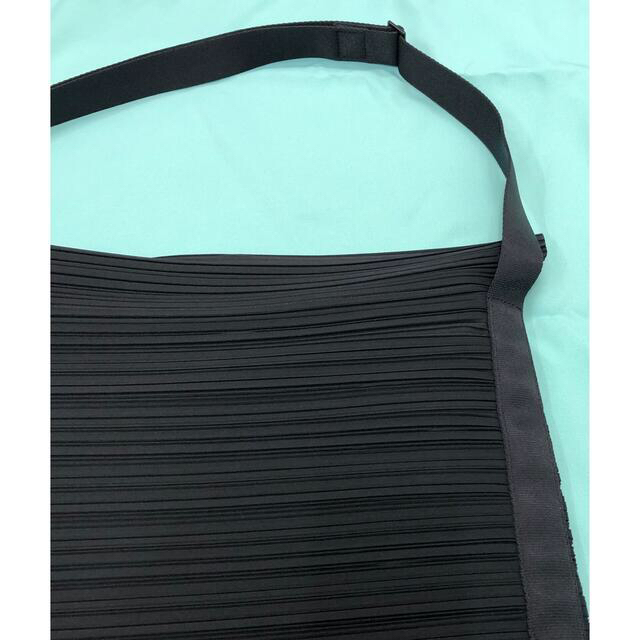 ISSEY MIYAKE(イッセイミヤケ)のイッセイミヤケ ISSEY MIYAKE PLEATS PLEASE バッグ レディースのバッグ(ショルダーバッグ)の商品写真