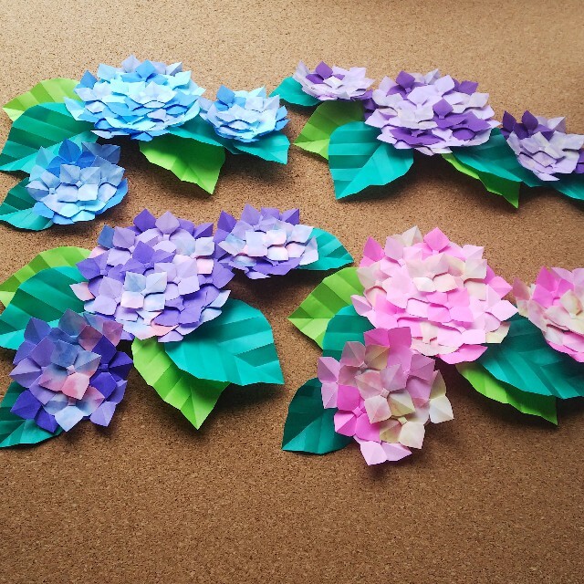 売り切れ❗️折り紙壁面飾り 紫陽花 ハンドメイドの素材/材料(各種パーツ)の商品写真