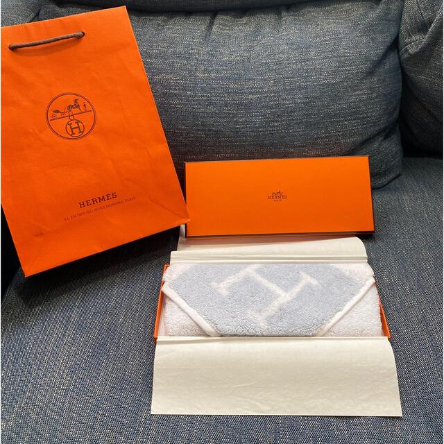 Hermes(エルメス)の【新品未使用】HERMES タオル  レディースのファッション小物(ハンカチ)の商品写真