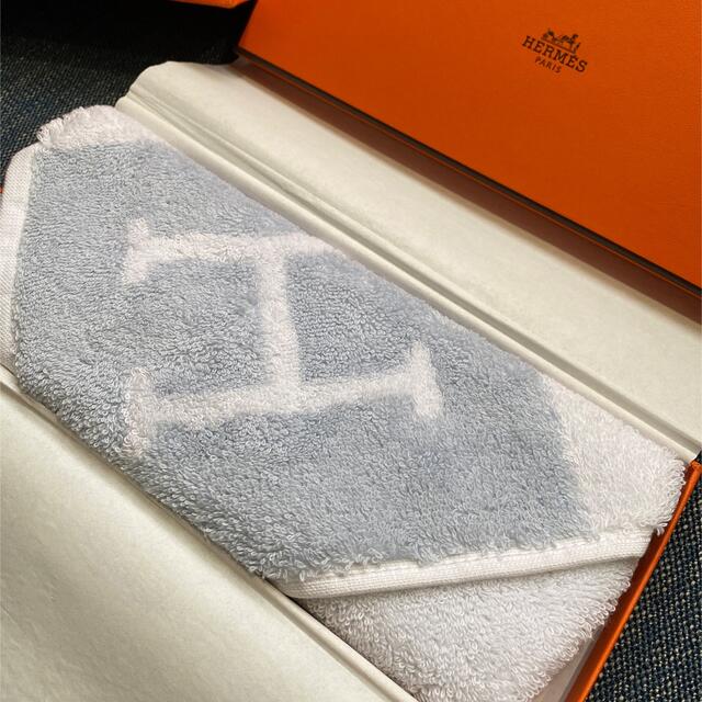 Hermes(エルメス)の【新品未使用】HERMES タオル  レディースのファッション小物(ハンカチ)の商品写真