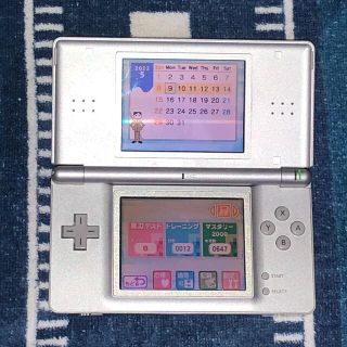 ニンテンドーDS(ニンテンドーDS)のDS Lite 本体のみ シルバー 動作確認済み(携帯用ゲーム機本体)