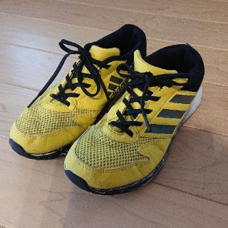 アディダス(adidas)のadidasスニーカー 23.5cm(スニーカー)