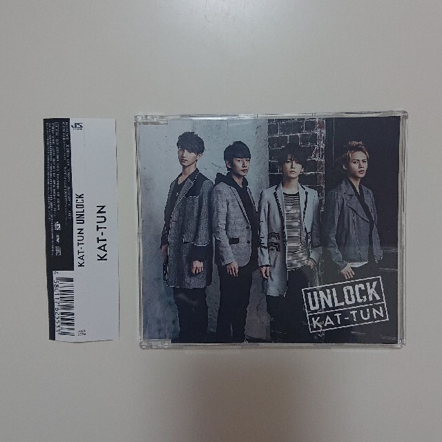 KAT-TUN(カトゥーン)のKAT-TUN UNLOCK通常盤 エンタメ/ホビーのCD(ポップス/ロック(邦楽))の商品写真