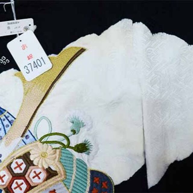 お宮参り産着 男児 正絹 のしめ 総刺繍 絞り 綸子地 兜 黒地 お宮参り産着 男児 正絹 のしめ 総刺繍 絞り 綸子地 兜 黒地